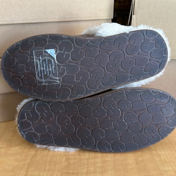 Ugg Women’s Scuffette ll Slipper - Picture 7 of 7